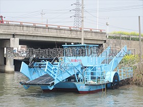 江蘇  雙驅(qū)型多功能水域保潔船